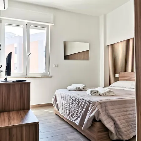 Elisabetta Station * Bari